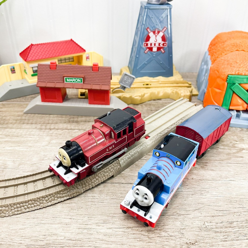Thomas & Friends TrackMaster Motorized Train Set Lot Maron Station‎ SSRC Tunnel
